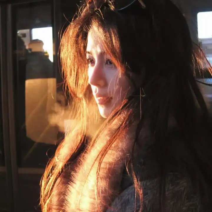 玉女撩春