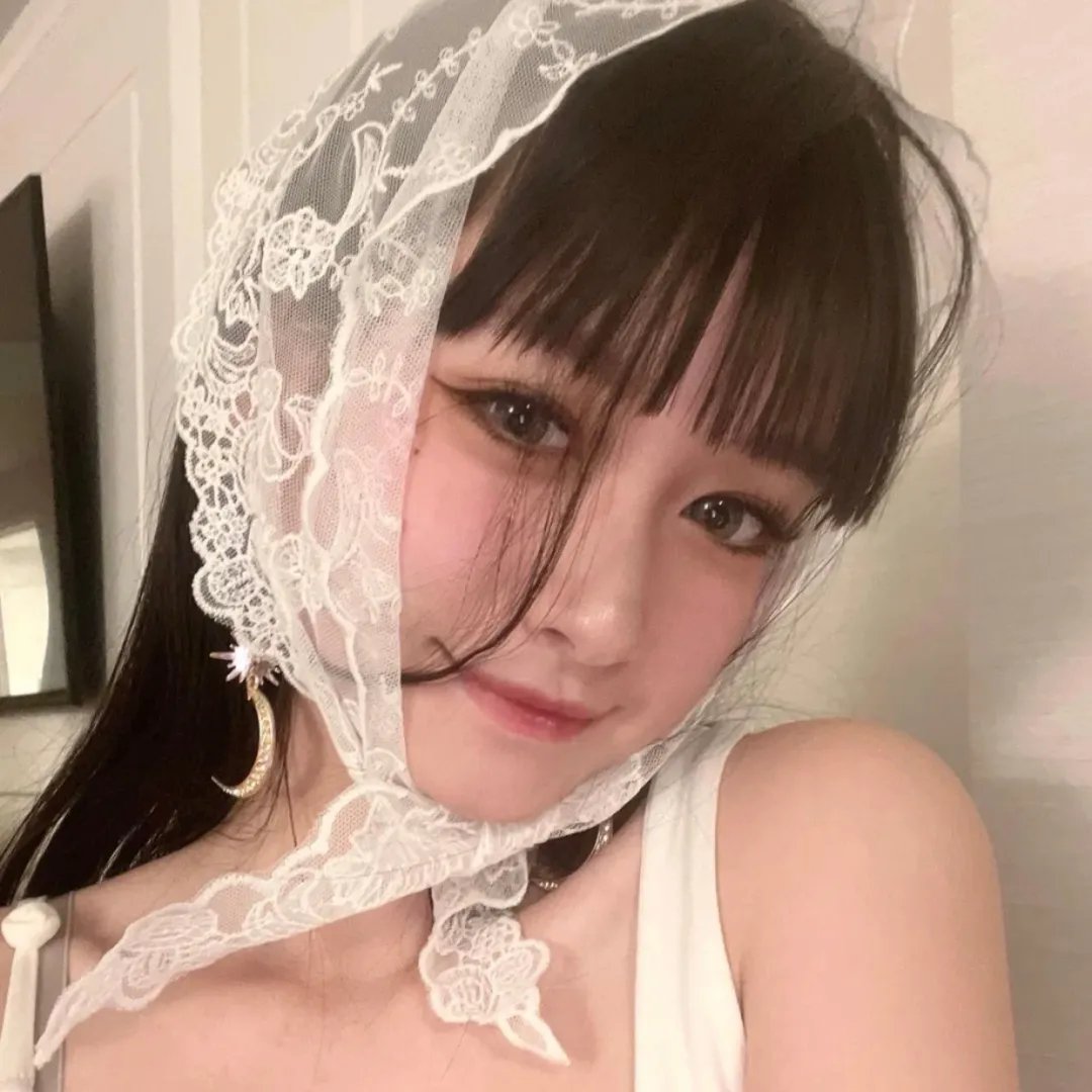森林里的熊先生冬眠中
